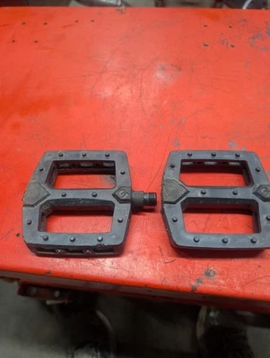 Pedales de plataforma de plástico GT vintage 9/16**Envío gratuito** Foto 1 de 4
