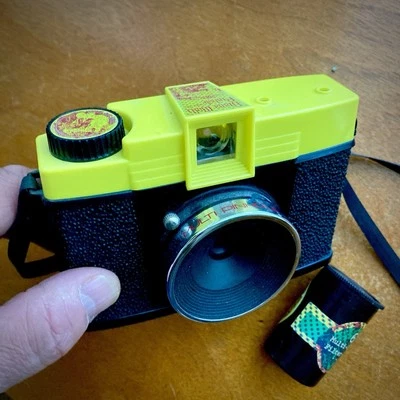 Lomography Diana+ Pinhole-Multi Operator, HP710PC, black/yellow! Cool!! Rare! - Image 1 of 4