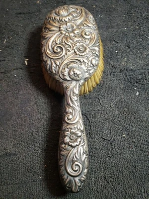 CEPILLO REPOSADO de plata esterlina J. E. Caldwell & Co. de finales del siglo XIX  Foto 1 de 4