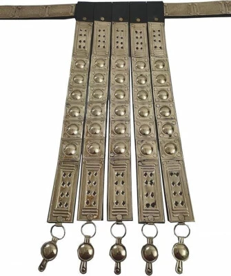 Cinturón de recreación de cíngulo centurión de Roma correas de latón y cuero decoración colgante Foto 1 de 4