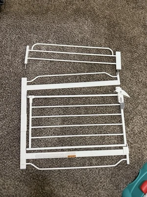 Puerta de seguridad para bebé Regalo de metal blanco con kit de extensión Foto 1 de 4