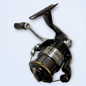 Shimano Vanquish 2500HG Spinning Reel Used Excellent Condition - Picture 1 of 4