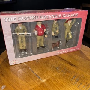 Busted Knuckle Garage 1:18 Garage Figurines Part No. G1800121bk - Picture 1 of 3
