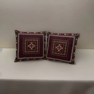 Juego De Colección De 2 Bordados Bohemio Oriente Medio Estilo Marroquí Seda En La Parte Trasera - Imagen 1 de 8