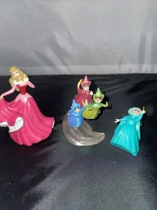 Disney Dornröschen Fee Patin Figur Flora Fauna Merryweather 3,5" PVC - Bild 1 von 4