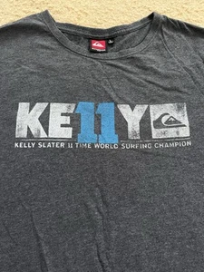 QUIKSILVER KELLY SLATER KE11Y-11X ASP WORLD SURFING CHAMPION LRG SLIM T-SHIRT - Imagen 1 de 4