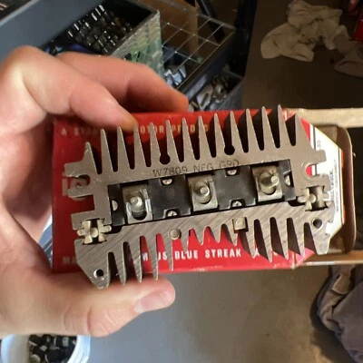 Conjunto de puente rectificador estándar D10 Foto 1 de 3