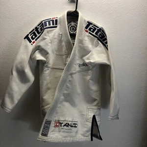 Tatami Premier Jui- Jitsu Kimono, Estilo 5.0 A2 XL Cotton W/ Bonus Patches NICE - Picture 1 of 12