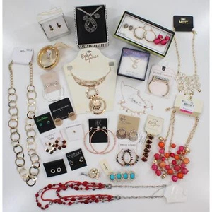 Lote de 25 piezas de joyería #1 muchas grandes marcas de más de $730 valor minorista - Imagen 1 de 13