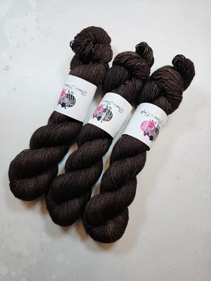 Sw Merino Yak Nylon Garn, 4-ply, Griffweise Gewicht, 100g, Marineblau - Bild 1 von 4