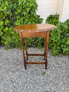 Early 20th Century Oval Oak Occasional Side Table Barley Twist Legs. Antique - Picture 1 of 7