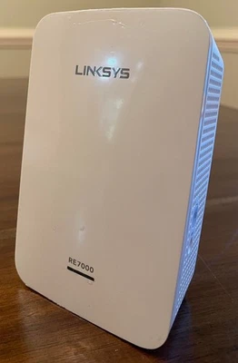 WiFi Range Extender Linksys RE7000 Max Stream AC1900 Gigabit Booster Refurbished - Image 1 of 4