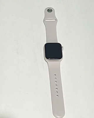 Apple Watch SE 2Series GPS+LTE 40mm Gold Aluminum Case with Starlight Sport Band - Image 1 of 4