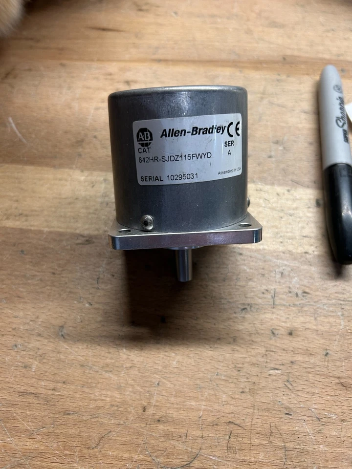 Nuevo codificador Allen Bradley 842HR-SJDZ115FWYD 842HRSJDZ115FWYD Foto 1 de 1