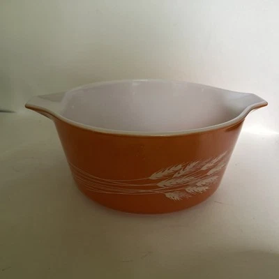 Vintage Pyrex 474-B Orange Autumn Harvest Wheat Pattern 1.5 Liter Casserole. - Image 1 of 4
