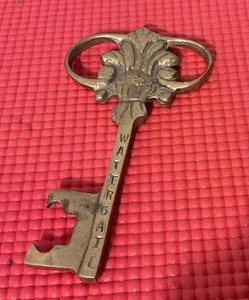 "Abridor de botellas con llave esqueleto de latón vintage marcado Watergate 4,25""" - Imagen 1 de 6