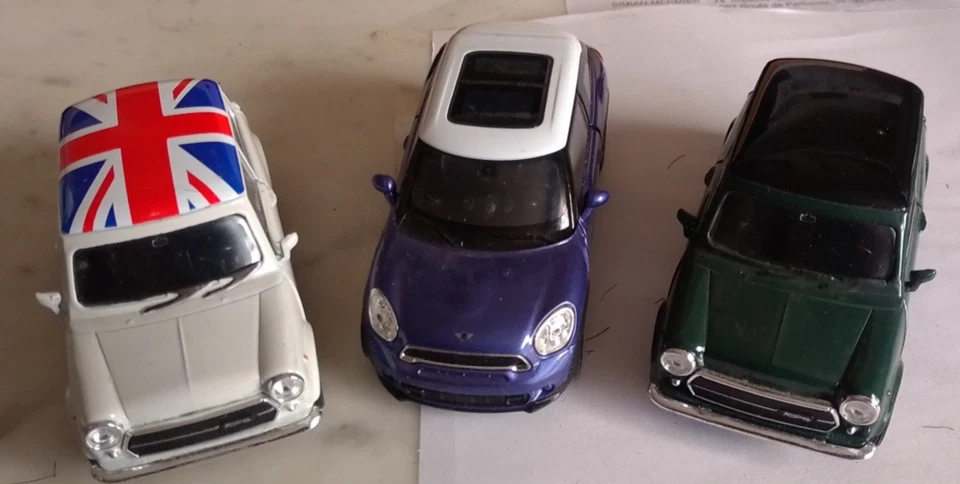 lot 3 véhicules miniatures  MINI  COOPER - Photo 1/2