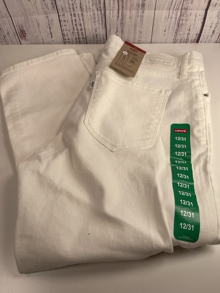 Levi's Women's 311 Shaping Capri Jeans | White| Size 12/31