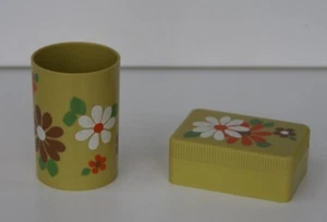 VINTAGE TOOTHBRUSH HOLDER CUP & LIDDED SOAP HOLDER RETRO CARAVAN CAMPING - Picture 1 of 7
