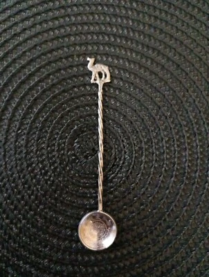 Antigua cuchara de plata antigua cuenco de moneda árabe camello retorcido Foto 1 de 4