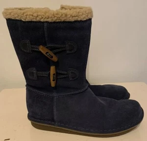 New Clarks Girls Snugglepie Jnr UK size 2( US 3) Navy Suede. Soft Lining - Picture 1 of 5