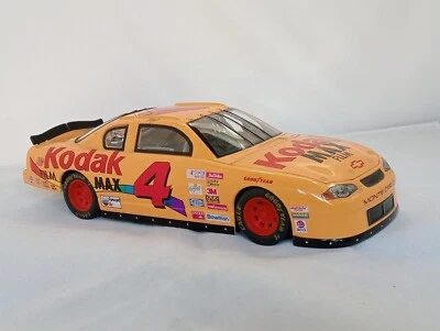 Película Kodak Max 1995 Chevy Monte Carlo NASCAR 1:24 diecast (sin caja) usado Foto 1 de 4