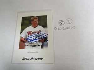 2004 Just Rookies Ryan Sweeney signed Baseball Card 