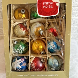 SCATOLA VINTAGE DI 12 Ornamenti Natalizi Vetro Brite Lucido STENCIL OMBRE PUPAZZO DI NEVE - Foto 1 di 7