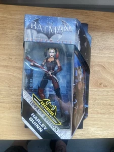 Figura Batman Arkham City Harley Quinn Edición Legado Universo DC Mattel Nueva - Imagen 1 de 2