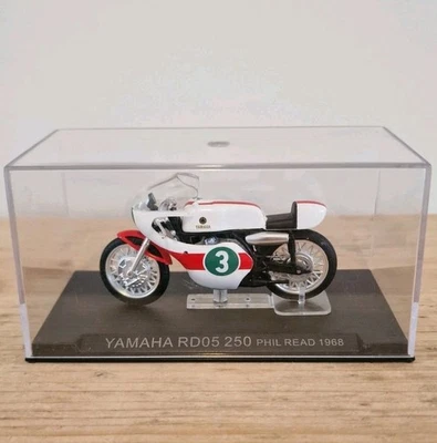 DeAGOSTINI Yamaha RD05 250 PHIL READ 1968 1:24 Model Motorcycle In Case - Image 1 of 2