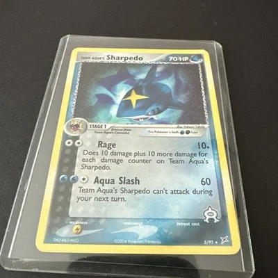 Team Aqua's Sharpedo - 5/95 - Team Magma vs Team Aqua - Holo - NEAR MINT - Image 1 of 2