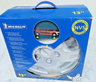 2 copricerchi 13" universali Michelin nuovi + 1 usato in regalo - Immagine 1 di 4