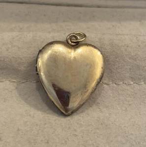 VINTAGE 1/20 10K GF ON STERLING HEART LOCKET PENDANT - Picture 1 of 14