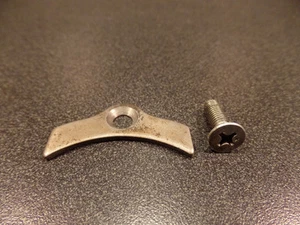 1986 86 HONDA XR200R XR 200 X R ROCKER SHAFT RETENTION PLATE  - Picture 1 of 2