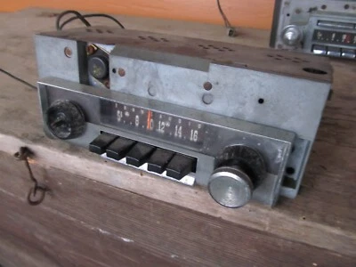 63 1963 Plymouth Valiant radio y placa frontal modelo 216 Foto 1 de 4