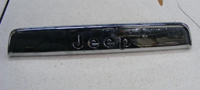Jeep Grand Wagoneer tailgate "Wagoneer" name plate  trim  R14 - Image 1 of 2