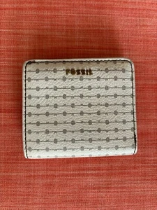 Fossil Bifold Women’s Wallet - Picture 1 of 5