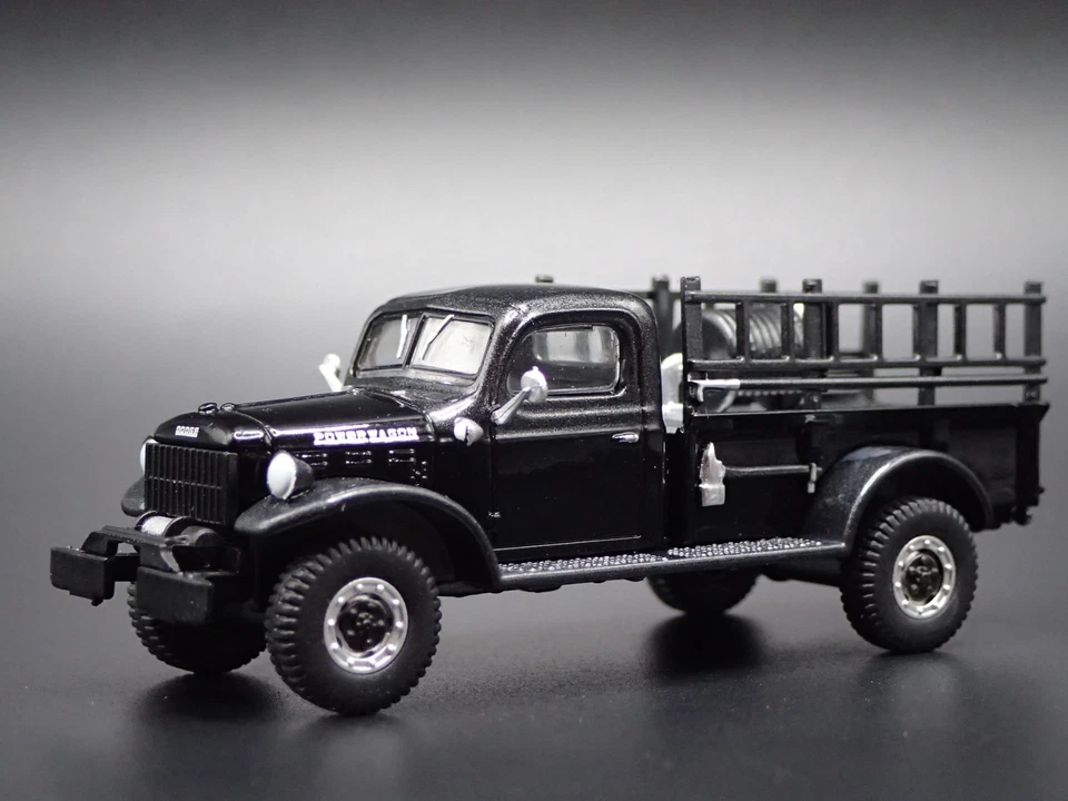 1946 46 DODGE Potenza Carro Fuoco Camion Nero 1:64 Diorama Scala Modellino Auto - Immagine 1 di 4