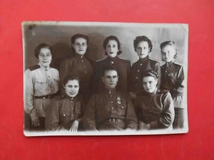 Tbilisi URSS 1944 soldato sovietico donna in uniforme. Foto reale militare seconda guerra mondiale - Foto 1 di 2