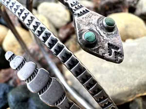 MEGA RARE EARLY COILED SILVER SNAKE bracelet TURQUOISE EYES hand-wrought Navajo - Imagen 1 de 12