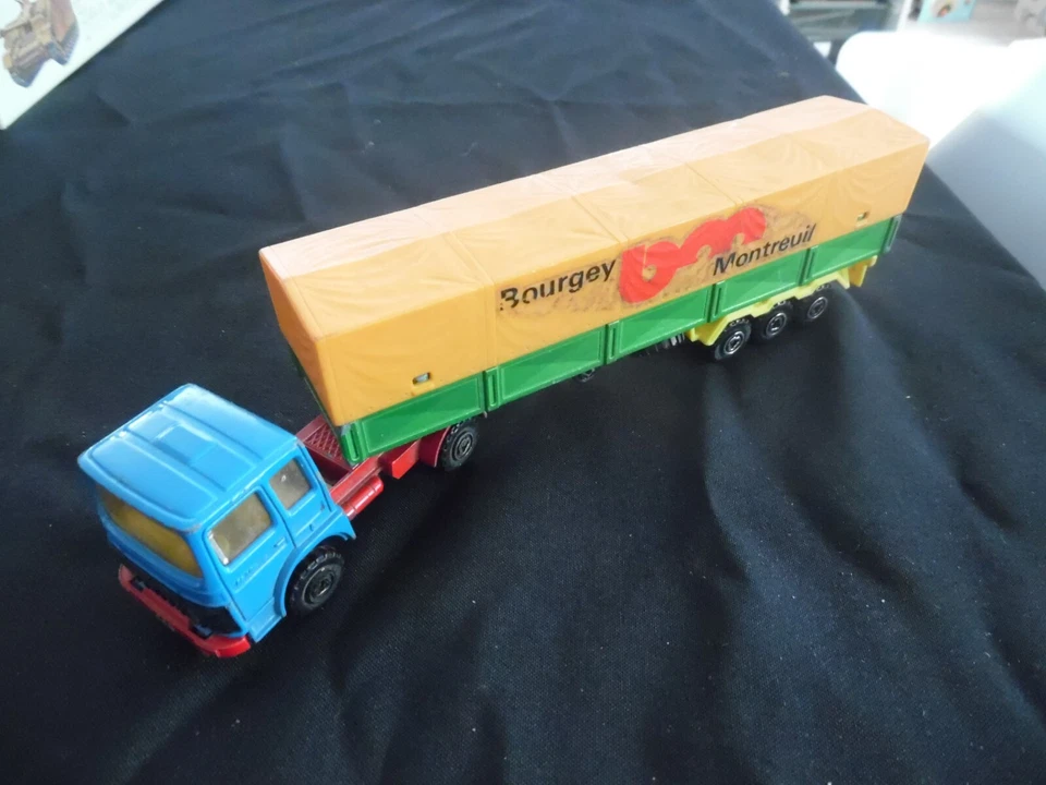 1/60ième – MAJORETTE RENAULT SAVIEM + remorque BOURGEY MONTREUIL - Photo 1/1