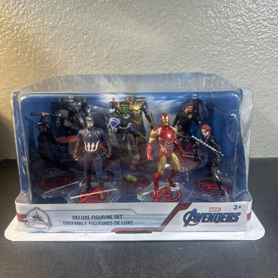 DISNEY STORE MARVEL AVENGERS DELUXE 9 PEÇAS. CONJUNTO DE BRINCADEIRAS DE FIGURAS - Imagem 1 de 4
