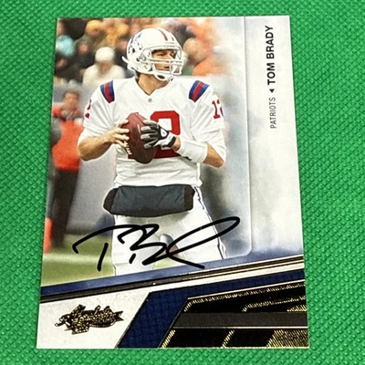 Tom Brady Signed Panini Trading Card Patriots 2000 Autographed COA Hologram - Image 1 of 4