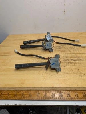 UNO (1): Interruptor de control de limpiaparabrisas Volvo 240 WAGON OEM# 1363821 DOT 01837786 LK Foto 1 de 4