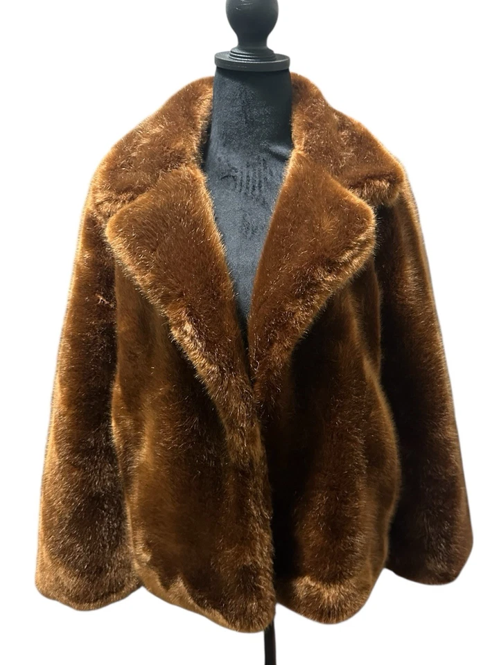 Chaqueta corta de piel sintética castaño talla pequeña Foto 1 de 4