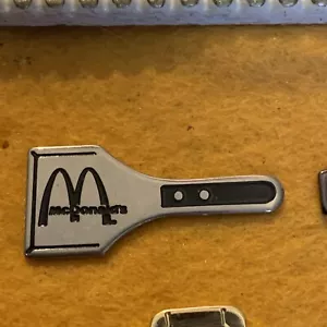 Alfiler de sombrero vintage para espátula de McDonald's - Imagen 1 de 1