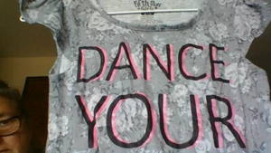 FUN! "Dance Your Heart Out" gray floral pink short slv M (7/8) T-shirt 5th Sun - Picture 1 of 7