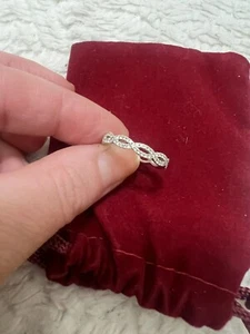 Wedding Band Infinity Twist - Picture 1 of 4