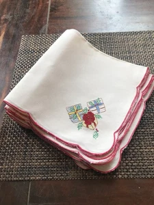 Vintage Christmas Napkins Presents Embroidered Set Of 6 Red Border - Picture 1 of 2
