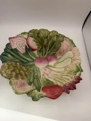 Керамическая сервировочная чаша для салата Fitz & Floyd French Market с тиснеными овощами - Изображение 1 из 4